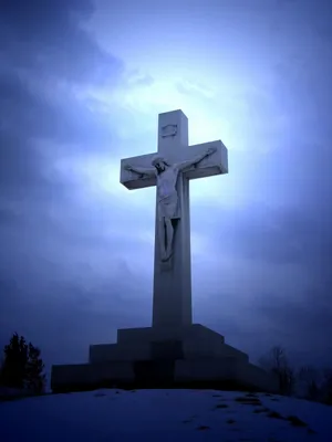 A Beautiful Crucifix With Subtle, Intricate Details Wallpaper