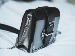 A Designer Prada Bag For The Modern Woman Wallpaper