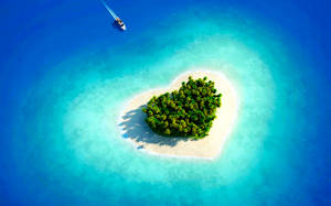 A Glimpse Into Paradise: Maldives Stunning Heart Island. Wallpaper