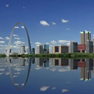 A Majestic View Of The Gateway Arch And City Skyline Wallpaper