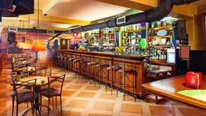 A Posh, Elegant Pub - Vibrant Nightlife Experience Wallpaper