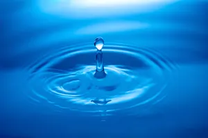 Aesthetic Blue Water Droplet Wallpaper