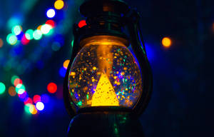 Aesthetic Christmas Lantern Wallpaper