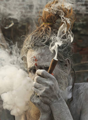 Aghori Smoking Rolled Tobacco Wallpaper