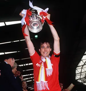 Alan Hansen Raising The Trophy Wallpaper