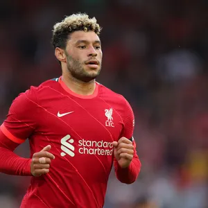 Alex Oxlade-chamberlain With Blonde Tips Wallpaper