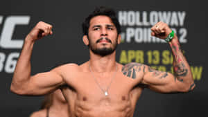 Alexandre Pantoja Flexing Arms Wallpaper