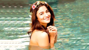 Alia Bhatt 2017 Photo Calendar Wallpaper