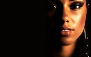 Alicia Keys In Dark Shadow Wallpaper