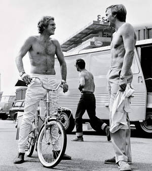 American Actor Steve Mcqueen With His Stuntman Wallpaper