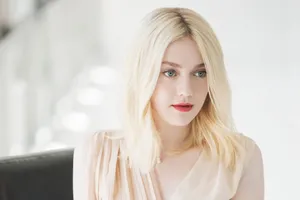 American Actress Dakota Fanning Sultry Look Wallpaper