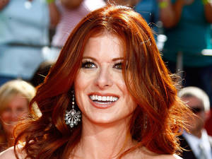 American Actress Debra Messing 60th Primetime Emmy Awards Wallpaper