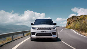 An Ruggedly Elegant Range Rover Sport Wallpaper