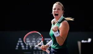 Anett Kontaveit White And Red Racket Wallpaper