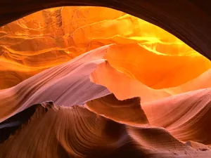 Antelope Canyon Soft Strokes Wallpaper
