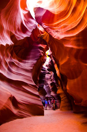 Antelope Canyon Tourists Wallpaper