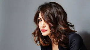 Anushka Sharma Landscape Image Wallpaper