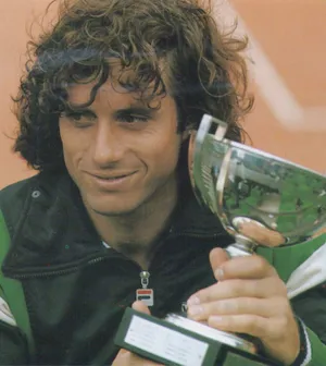 Argentine Professional Guillermo Vilas Tennis Player Champion Thropy Wallpaper