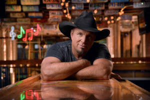 Arms Crossed Garth Brooks Wallpaper