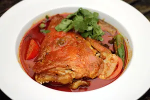 Aromatic And Savory Fish Head Curry Bowl Wallpaper