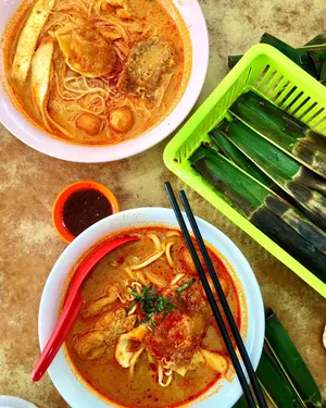 Aromatic And Spicy Curry Laksa Feast Wallpaper