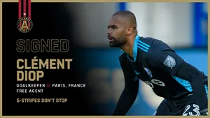 Atlanta United Fc Signed Goalkeeper Clement Diop Poster Wallpaper