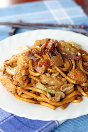 Authentic Hokkien Mee Fried In Dark Soy Sauce Wallpaper