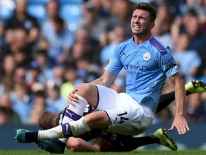 Aymeric Laporte Getting Hurt Wallpaper