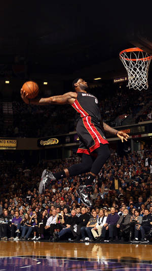 Basketball Iphone Lebron Dunking Midair Wallpaper