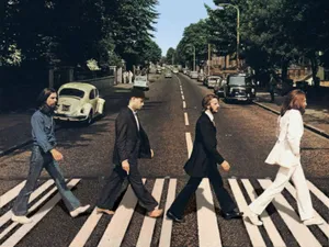 Beatles Abbey Road Vintage Wallpaper