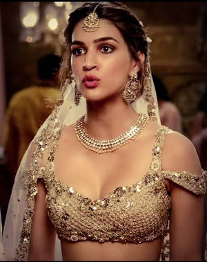 Beige Sari Kriti Sanon Hd Wallpaper