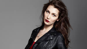 Bella Hadid In Leather Jacket Wallpaper