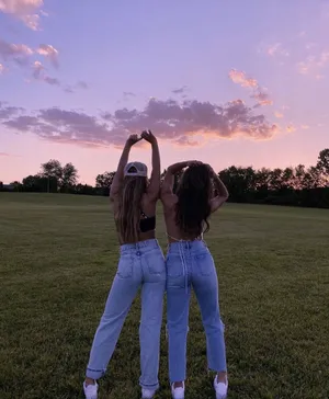 Best Friends Forever. Wallpaper