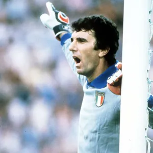 Best Goalkeeper Dino Zoff Wallpaper