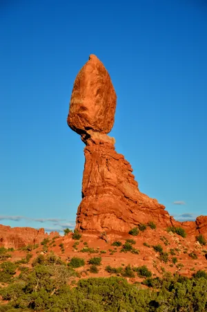 Big Rock At Arches National Park Wallpaper