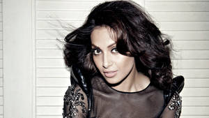 Bipasha Basu Frontal Lighting Wallpaper