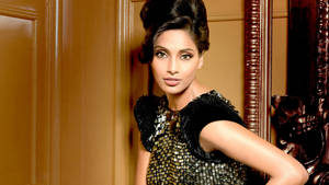 Bipasha Basu High Fashion Wallpaper