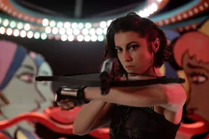 Birds Of Prey Huntress Aims Wallpaper