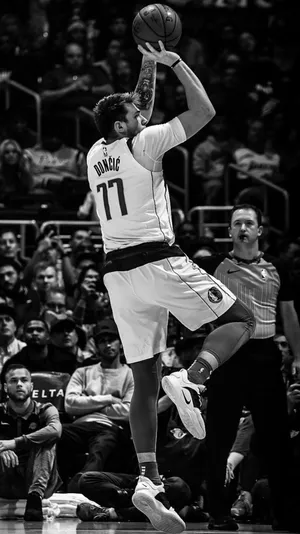 Black And White Luke Doncic Wallpaper