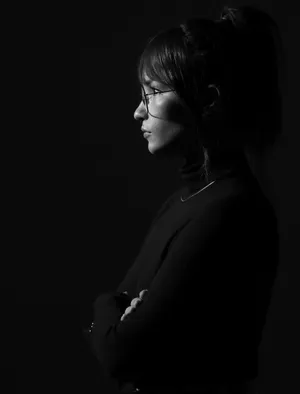 Black And White Portrait Side-view Shot Wallpaper