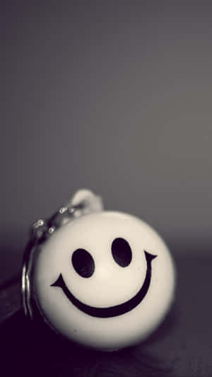 Black Key Chain Smile Wallpaper