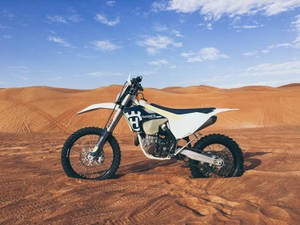 Black White Motorcycle At Desert Wallpaper