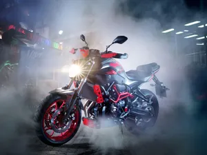 Black Yamaha Mt 15 With Red Accessories Wallpaper