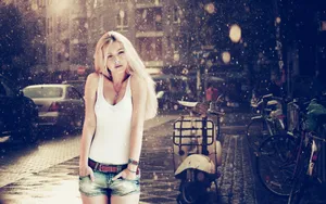 Blonde Girl Vintage Vibe Wallpaper