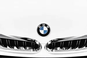Bmw Logo Bonnet Badge Emblem Wallpaper