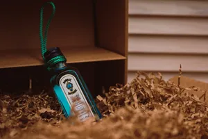 Bombay With Wood Cuttings Wallpaper