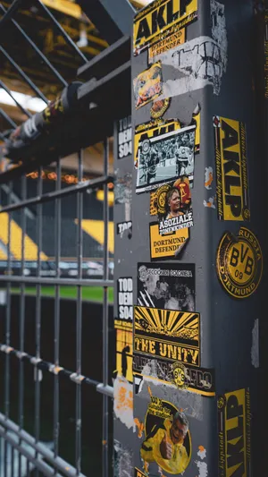 Borussia Dortmund Fan Vandal Wallpaper