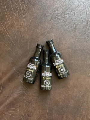 Bourbon Cream Black Button Distilling 750 Ml Wallpaper