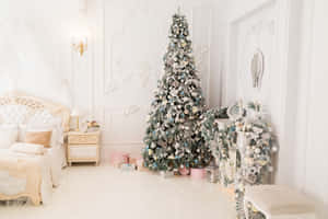 Bring A Festive Touch Of Christmas Cheer With This Festive Aesthetic Christmas Tree Wallpaper