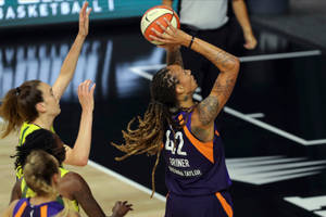 Britney Griner Attempting Shot Wallpaper